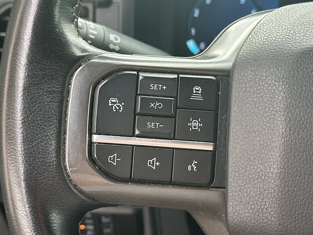 Used 2024 Agate Black Metallic Ford XLT image 19