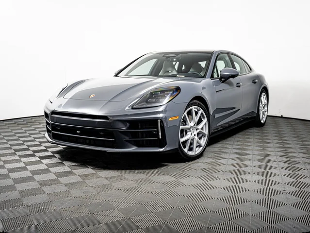 2026 Porsche Panamera 4