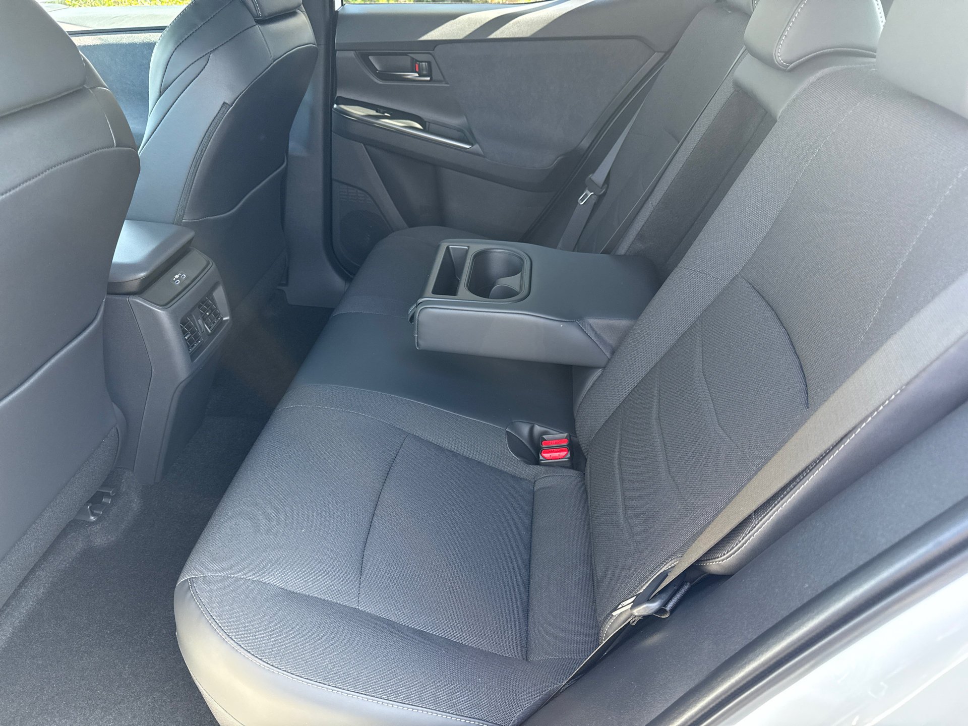 New 2026 Wind Chill Pearl <sup>1</sup> Toyota  SE image 19