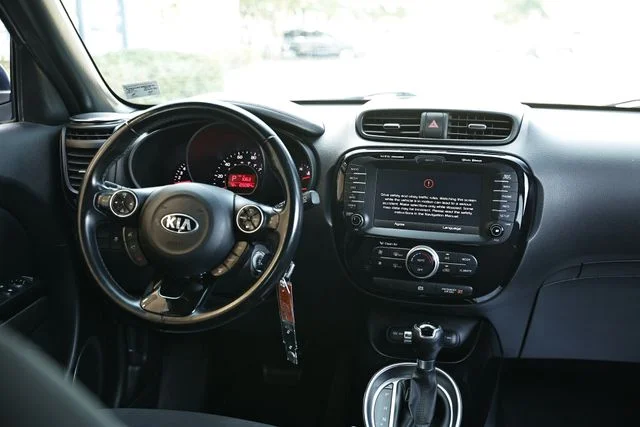 Used 2014 Fathom Blue Kia Exclaim image 27
