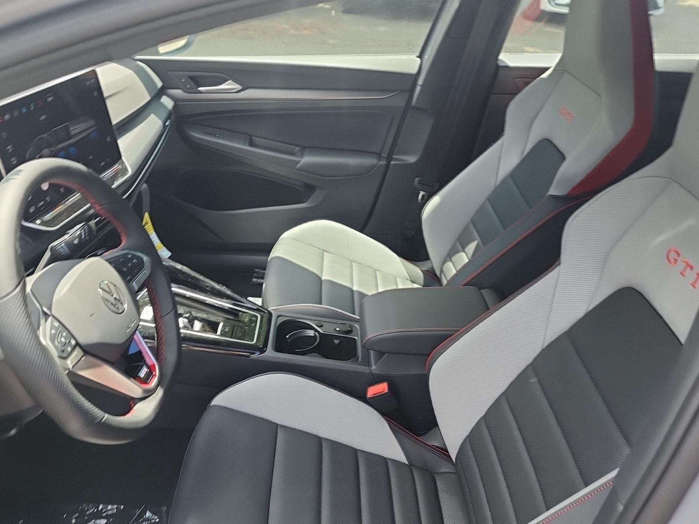 2026 Volkswagen Golf GTI SE - Photo 10
