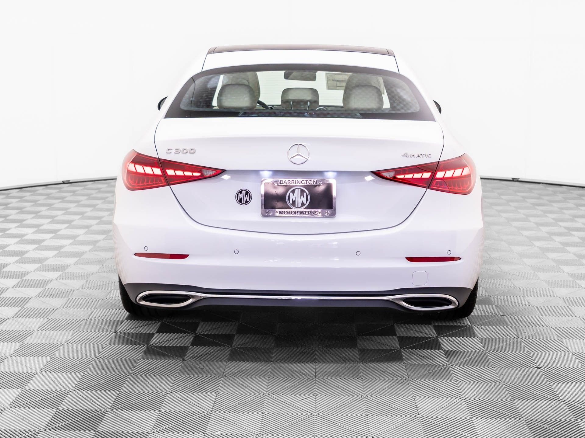 New 2026 MANUFAKTUR Moonlight White Metallic Mercedes-Benz C 300 image 4