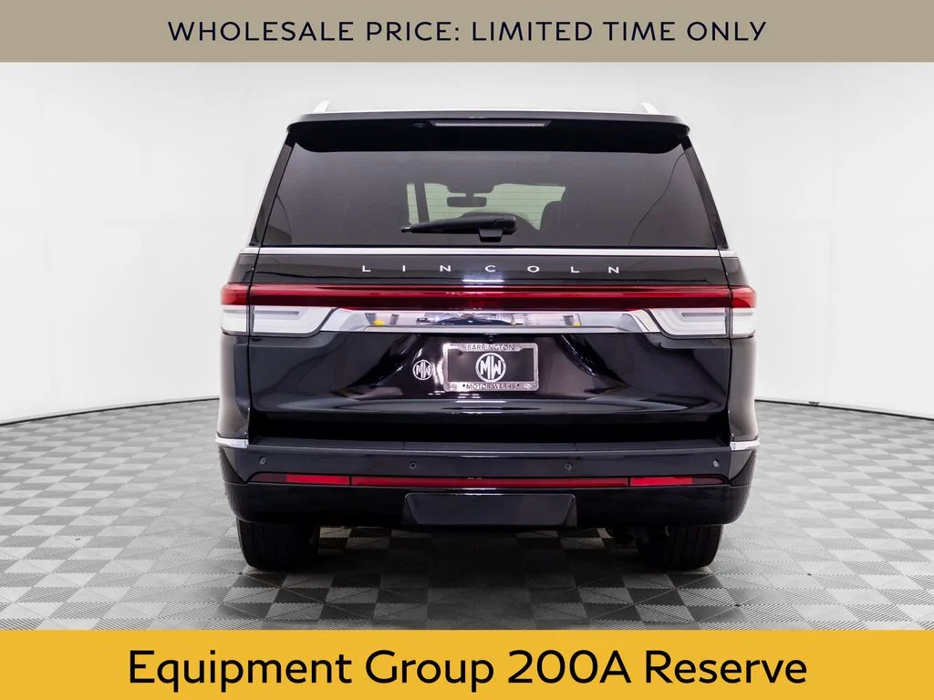 Used 2024 Black Lincoln Reserve image 4