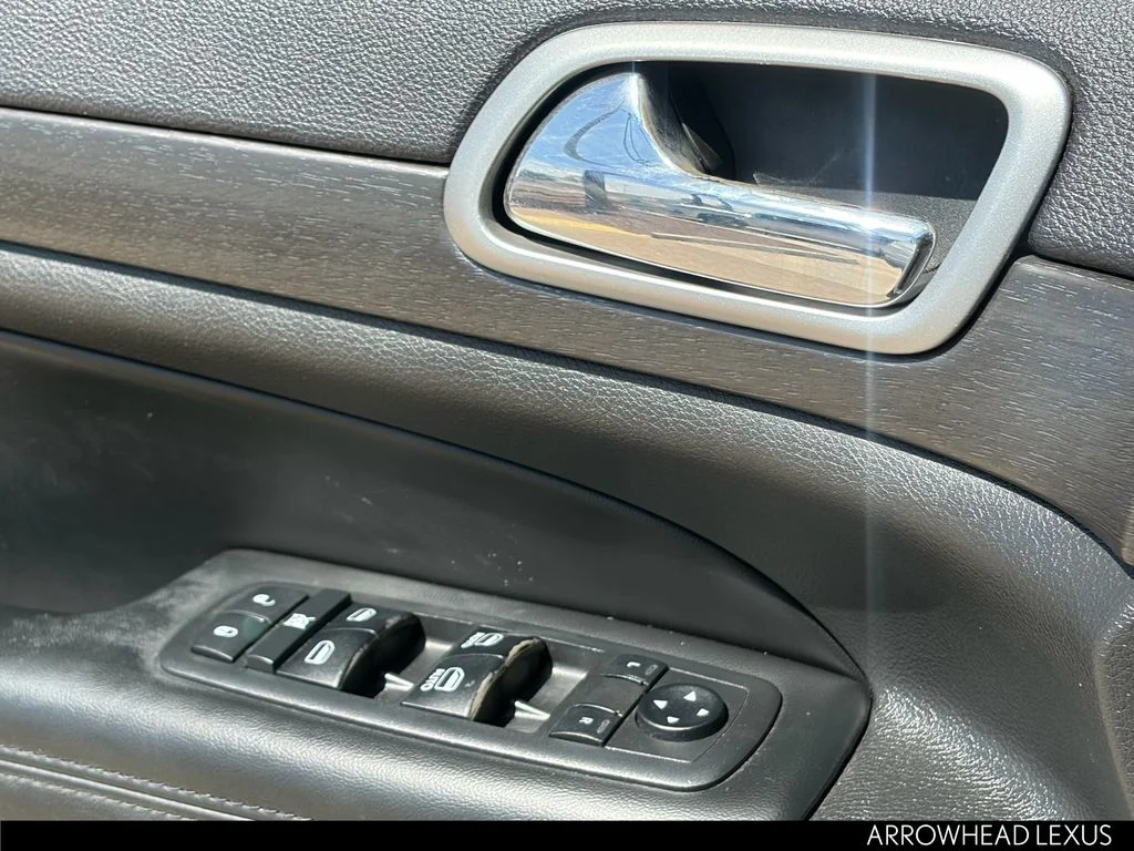 Used 2018 White Jeep Laredo E image 26
