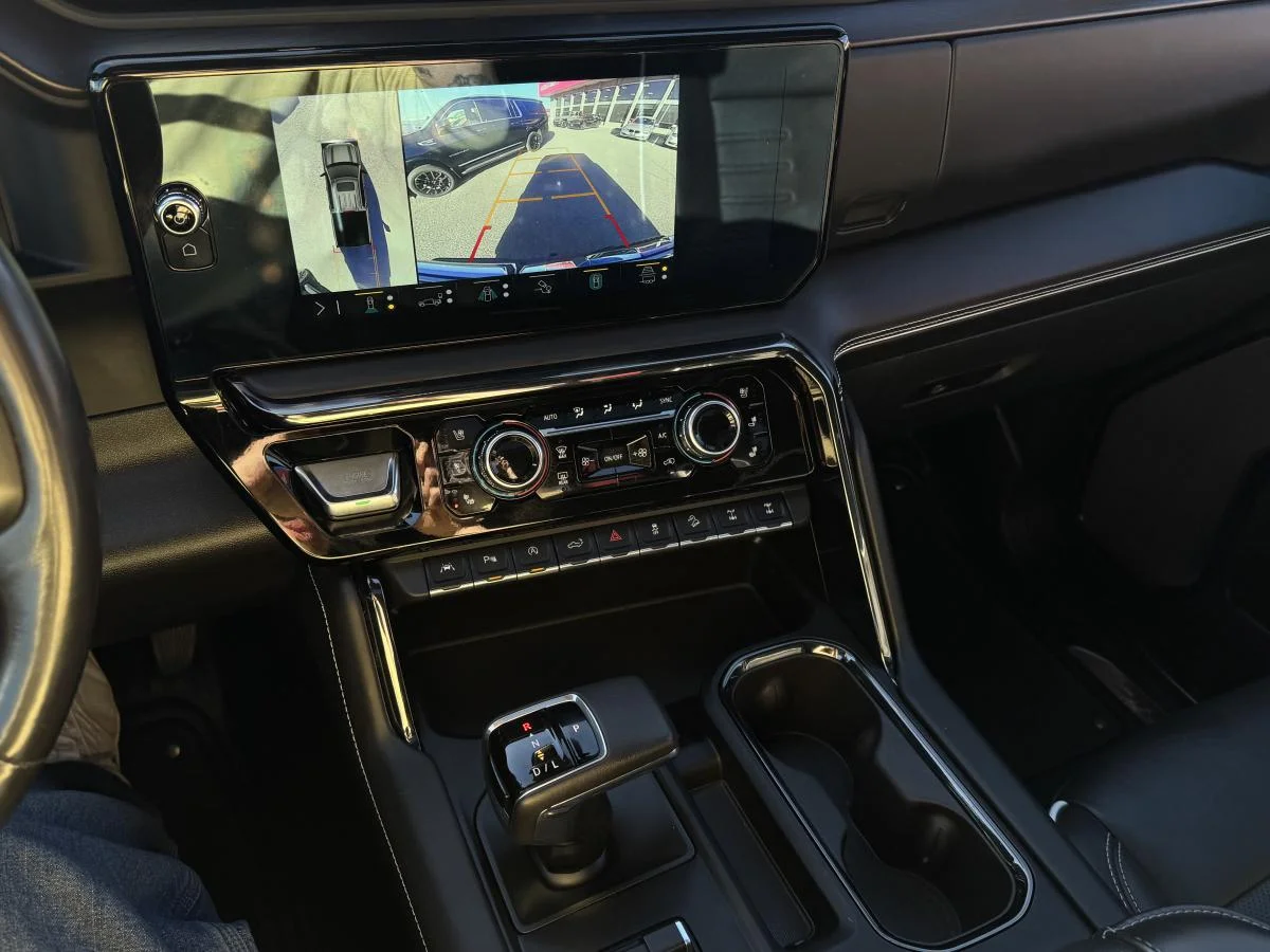 Used 2022 Grey GMC At4x image 19