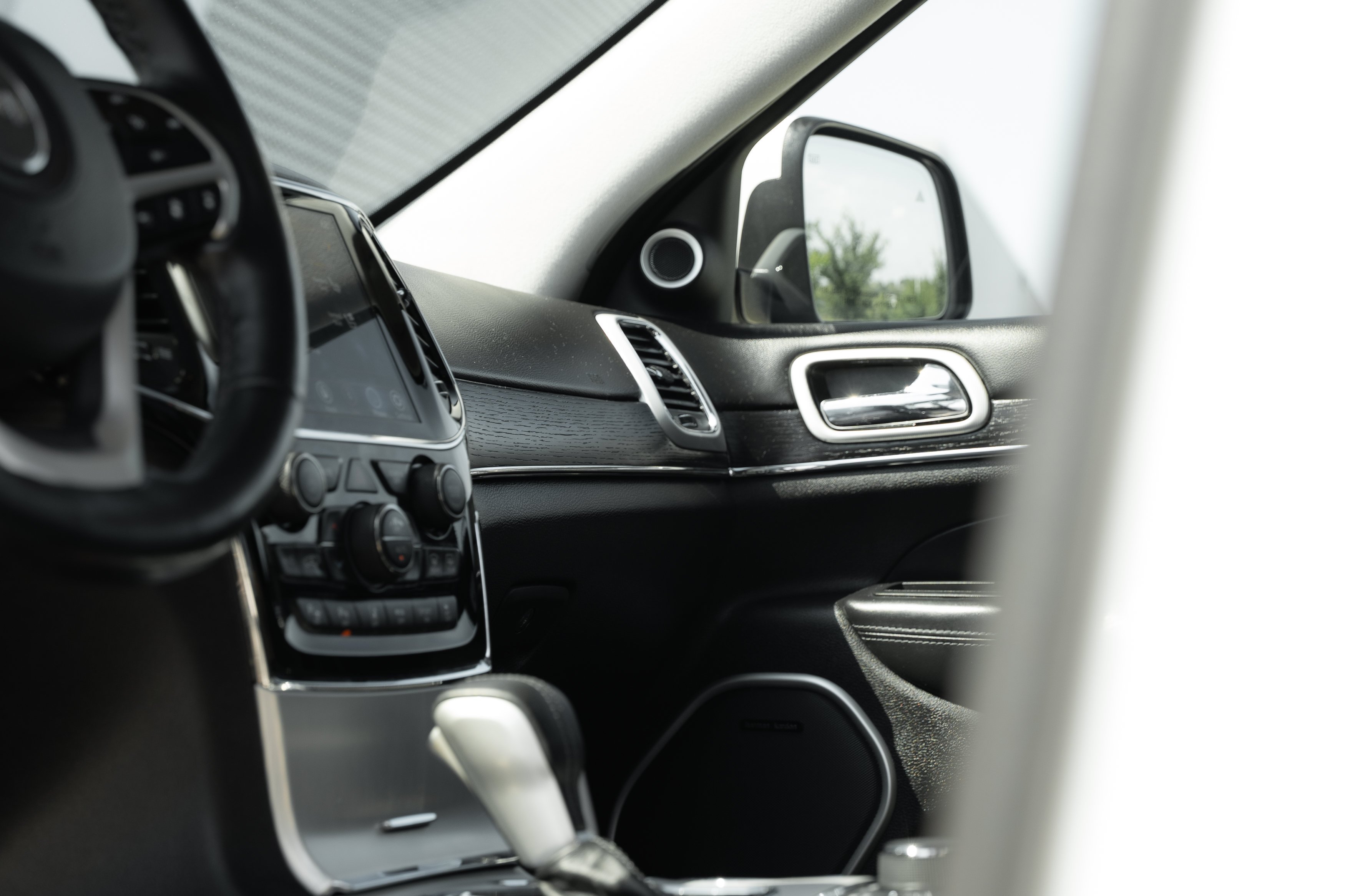 Used 2020 Bright White Clearcoat Jeep Summit image 15