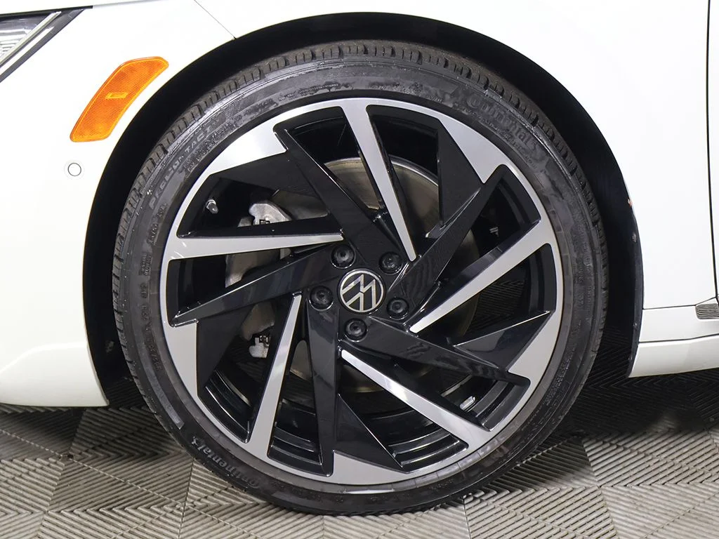 Used 2023 Opal White Volkswagen 2.0T SEL Premium R-Line image 27