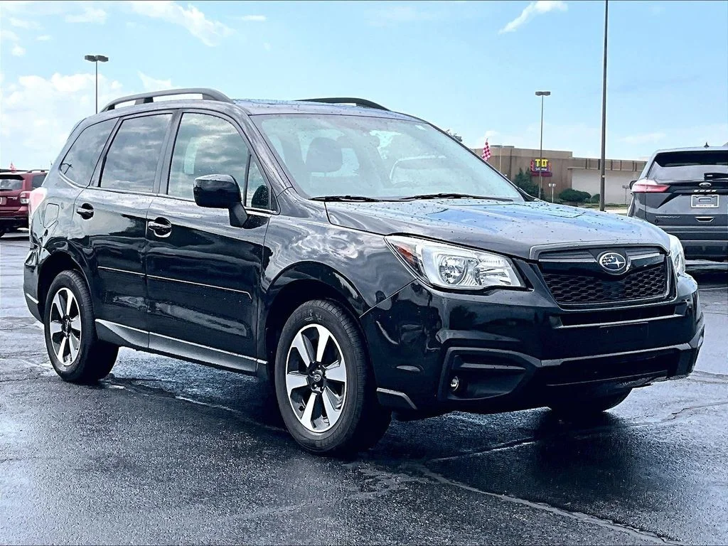 Used 2017 Black Subaru 2.5i Premium image 2