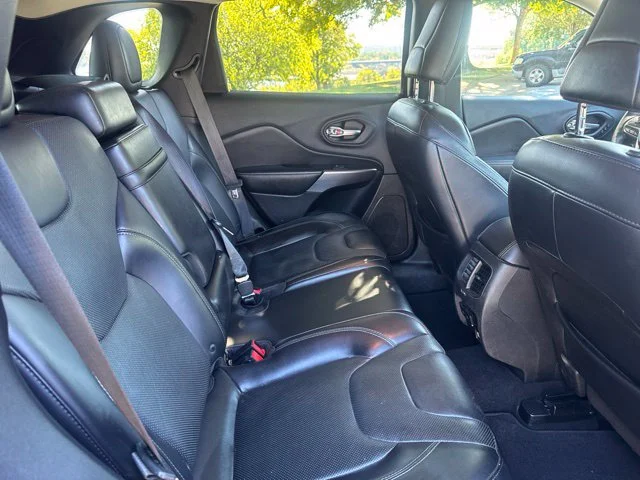 Used 2019 Red Jeep Limited image 11