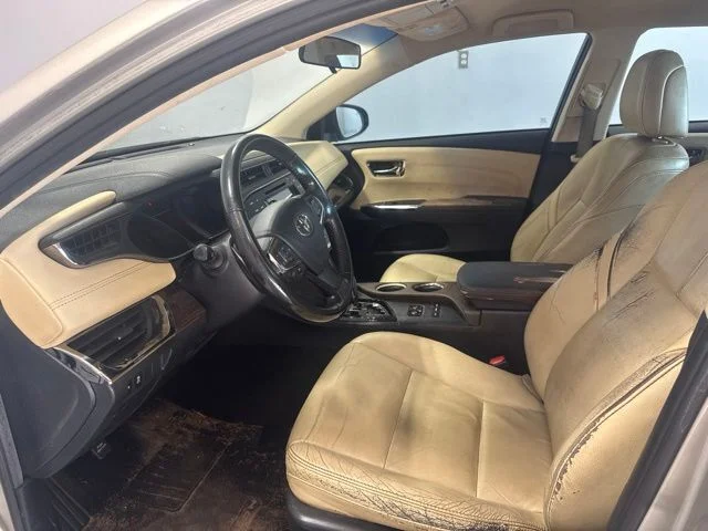 Used 2015 Silver Toyota XLE image 12