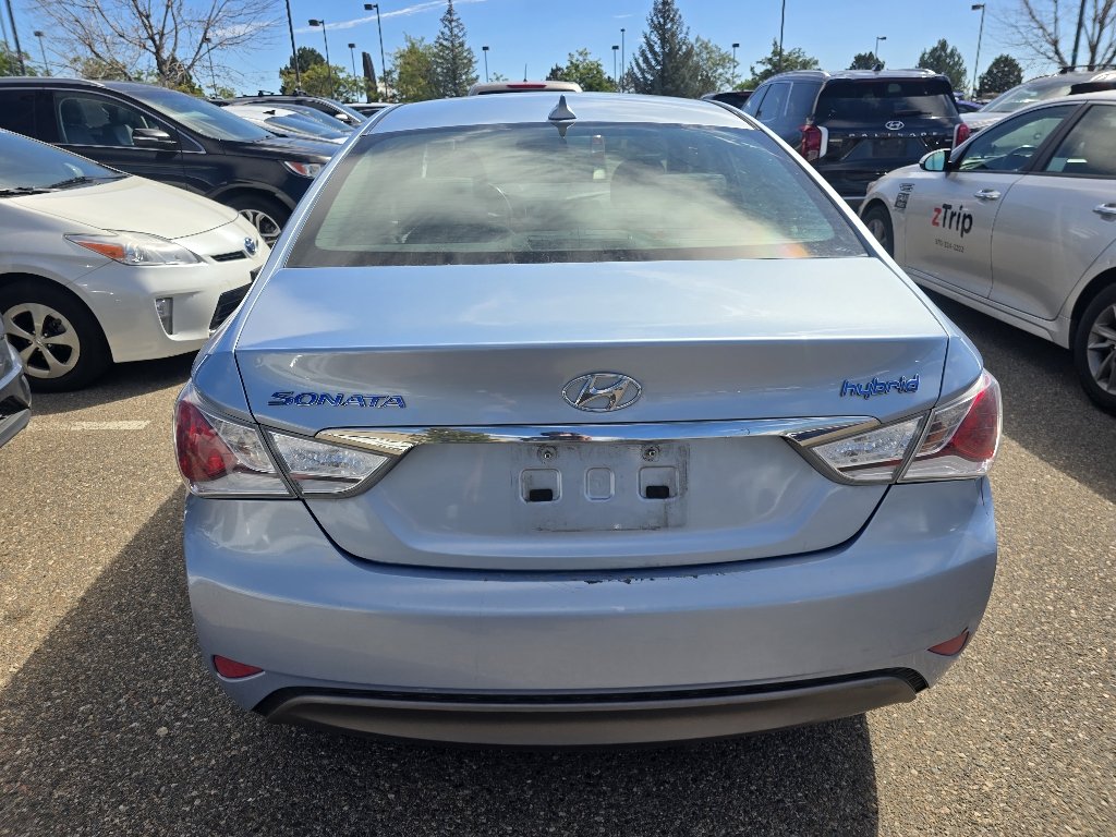 Used 2013 Blue Sky Metallic Hyundai  image 4