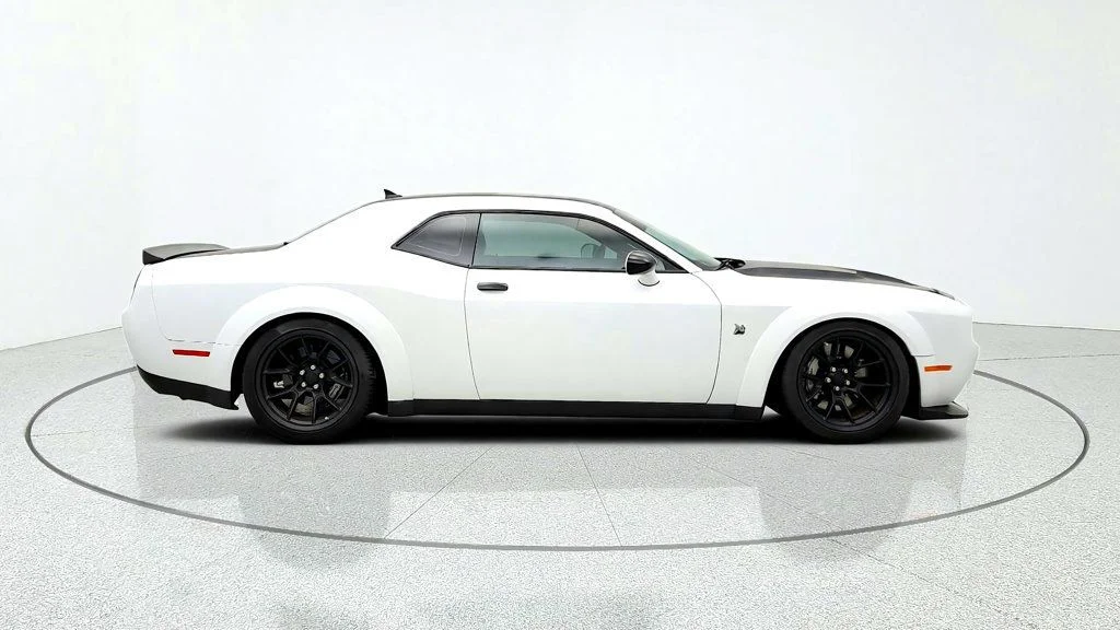Used 2020 White Knuckle Clearcoat Dodge R/T Scat Pack 50th Ann. Widebody RWD w/ harman/kardon & Sunroof image 4