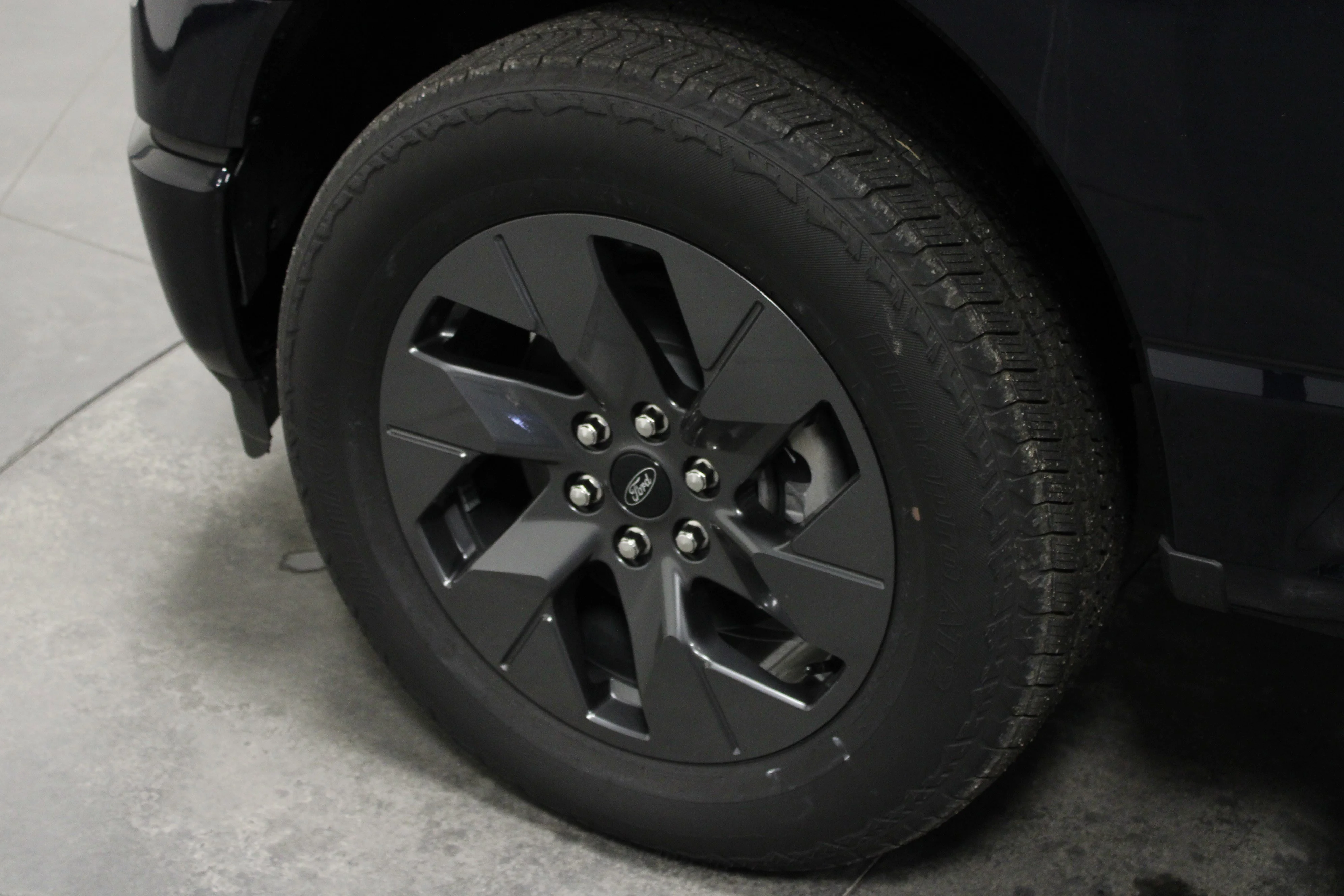 2025 Ford F-150 Lightning Flash - Photo 10