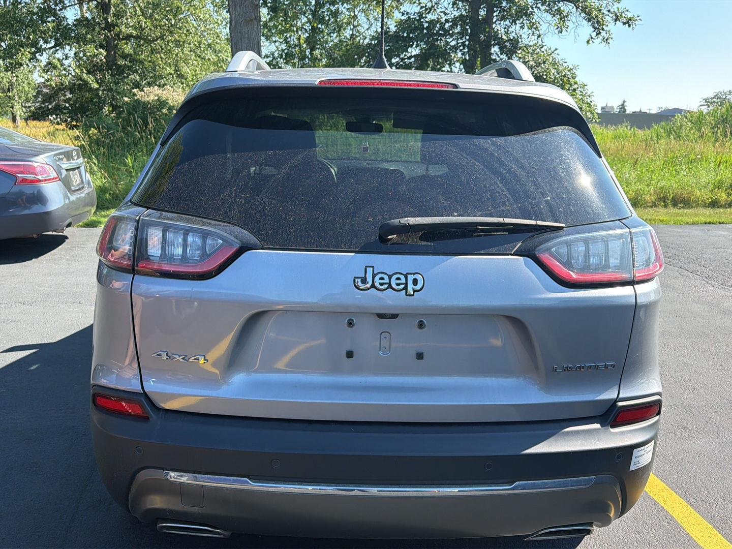 Used 2019 Billet Silver Metallic Clearcoat Jeep Limited image 3