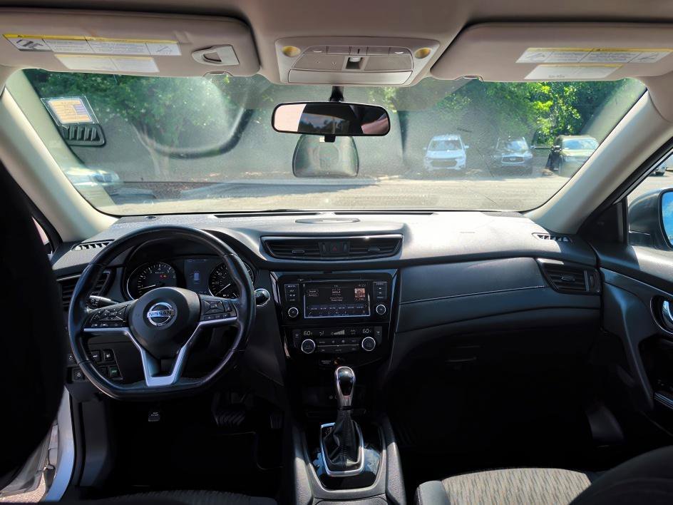 Used 2018 Brilliant Silver Nissan SV image 11