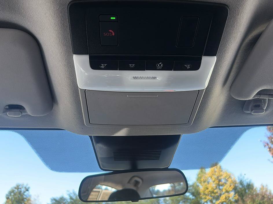 Used 2025 Super Black Nissan SV image 35