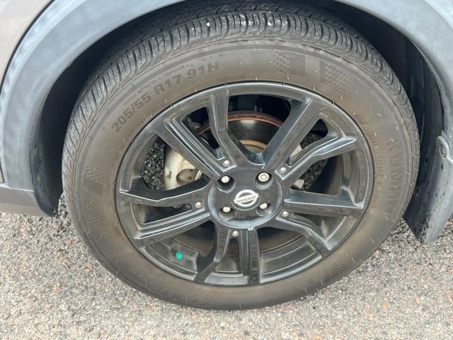 Used 2020 Gray Nissan SR image 9