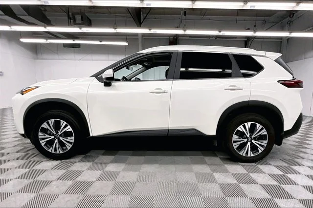 Used 2023 Pearl White Tricoat Nissan SV image 14