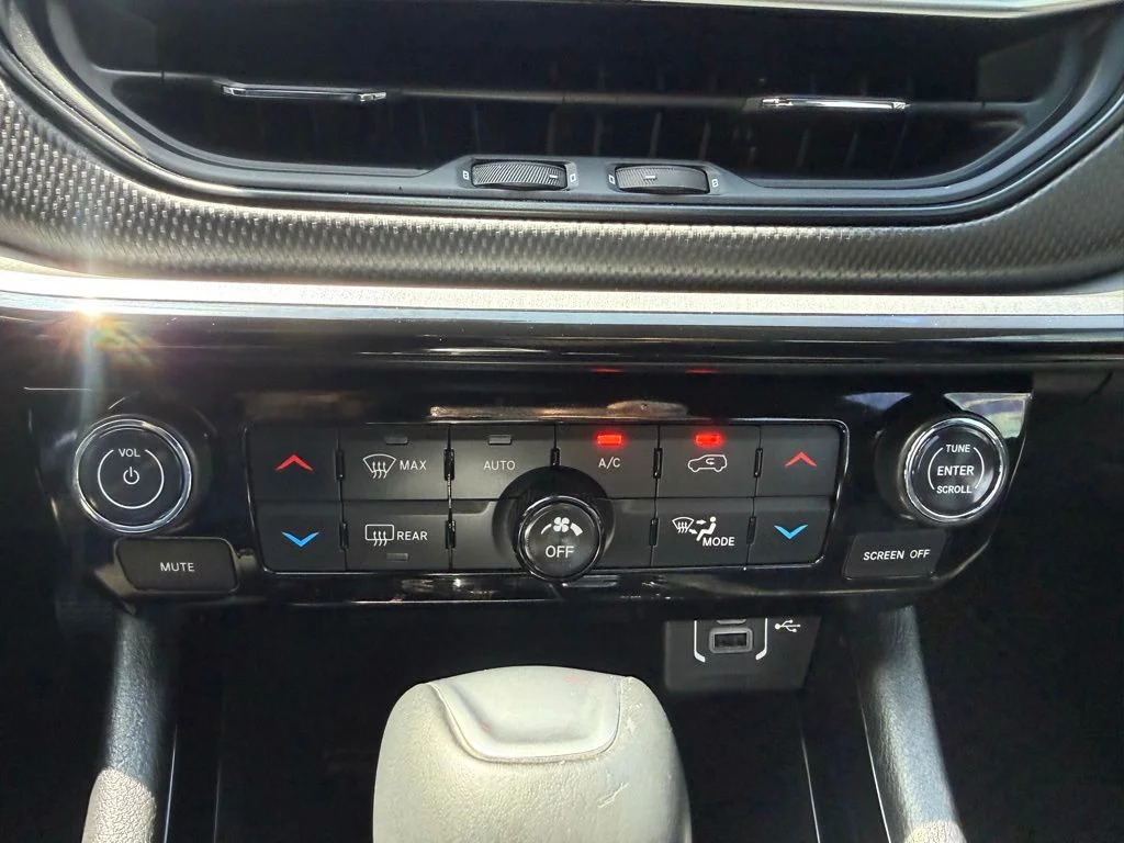 Used 2024 Black Jeep Trailhawk image 22