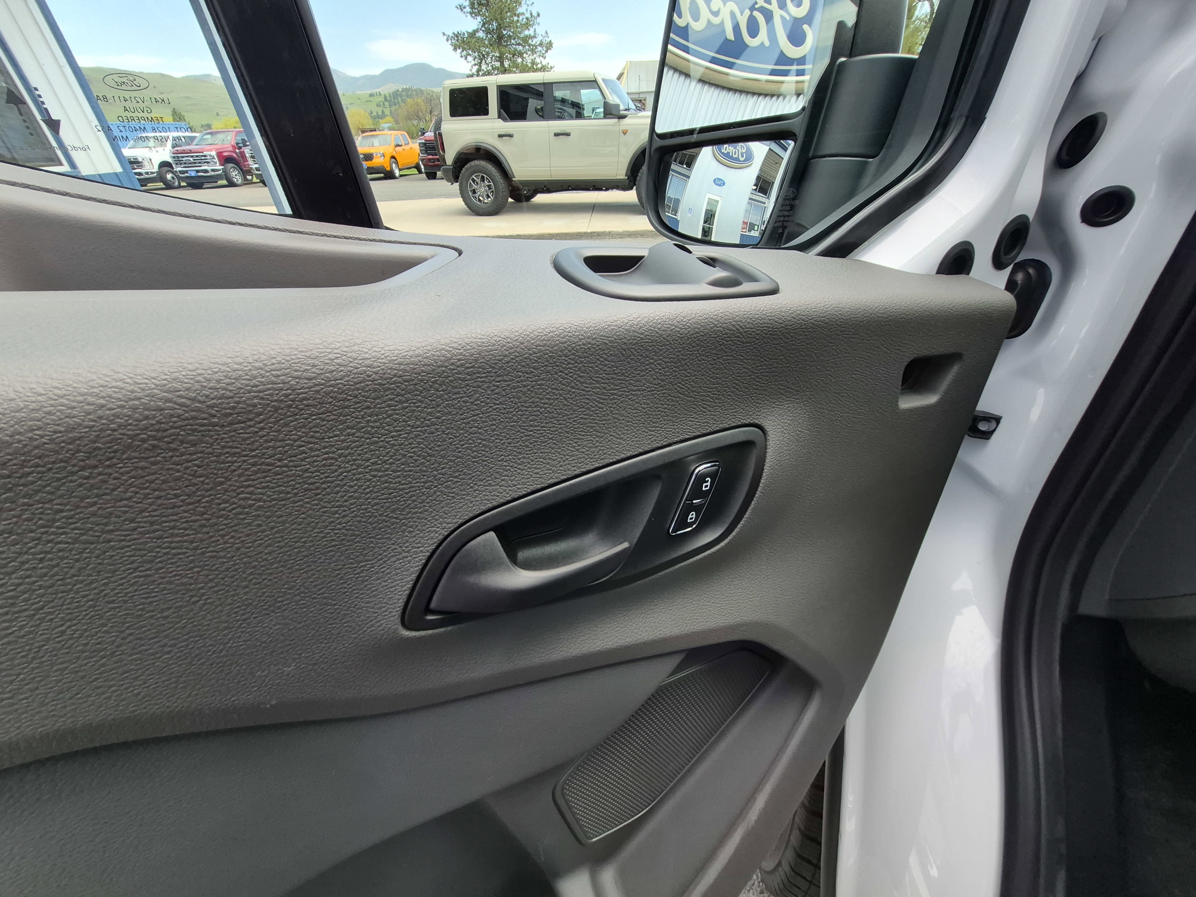 New 2026 Oxford White Ford Cargo Van image 3