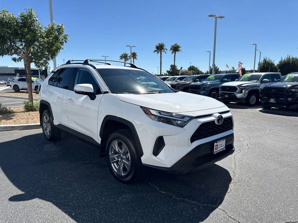 Used 2025 White Toyota XLE image 4