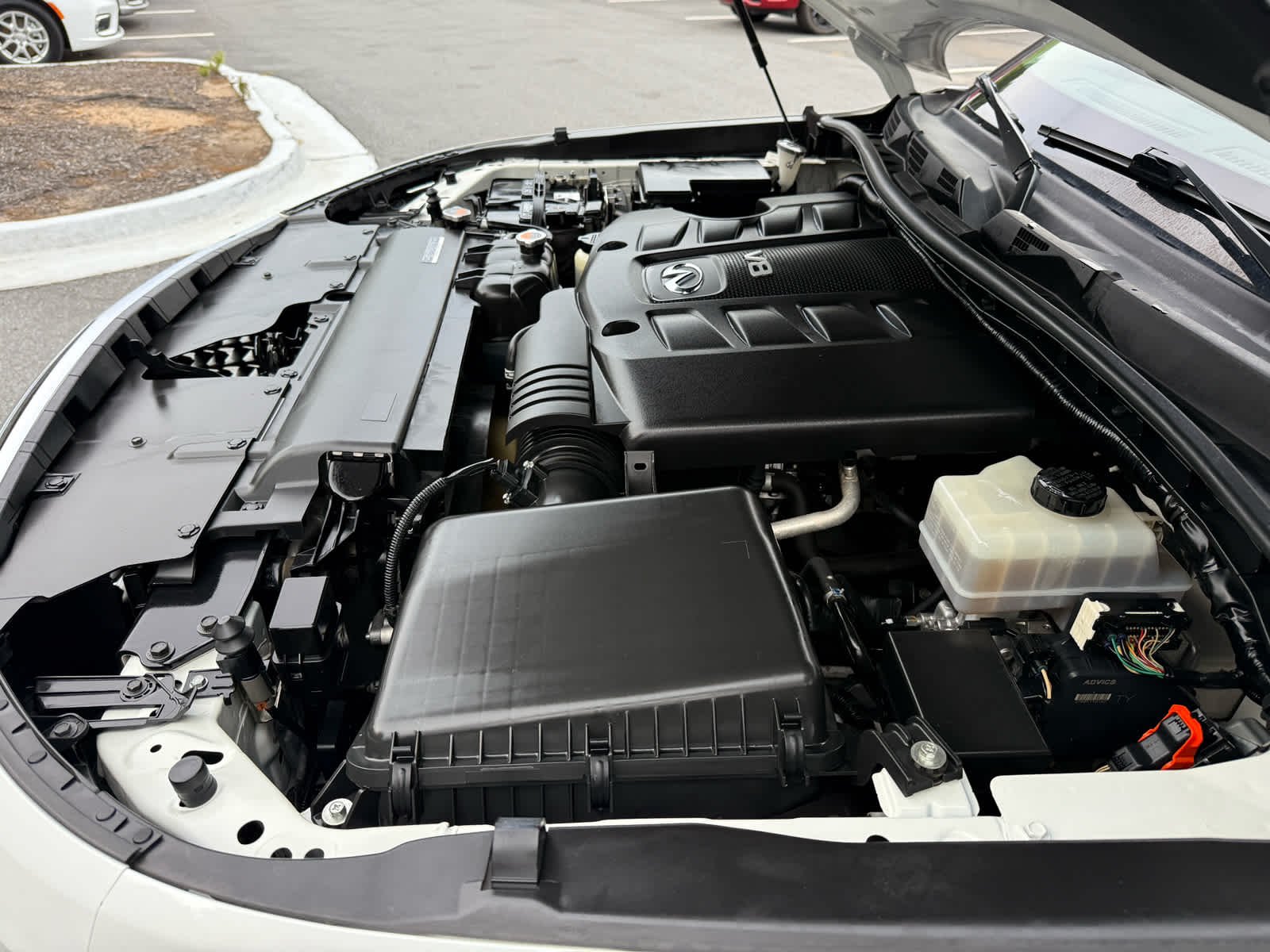 Used 2019 Moonstone White INFINITI LUXE image 33