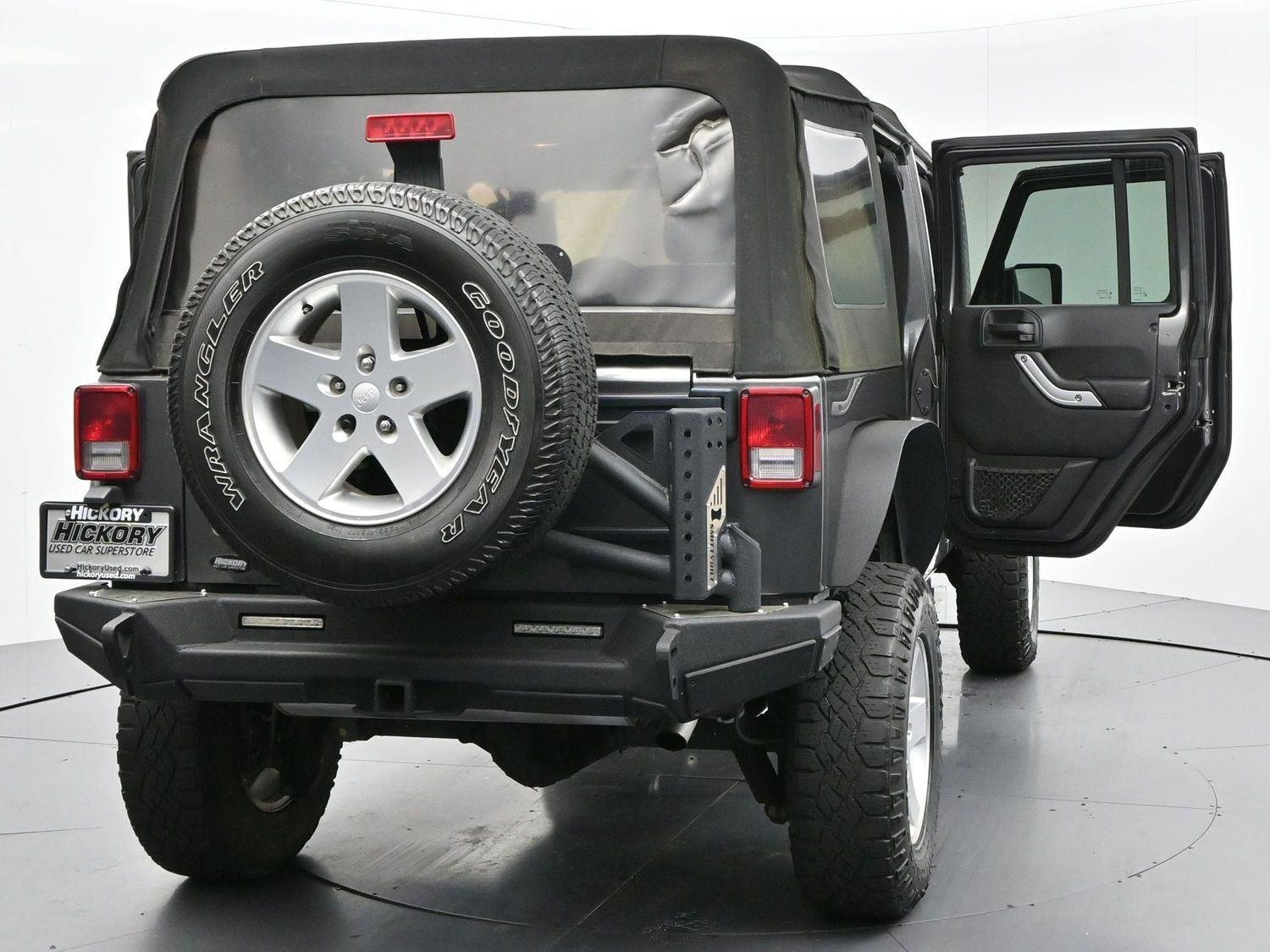 Used 2017 Granite Crystal Metallic Clearcoat Jeep Rubicon image 37