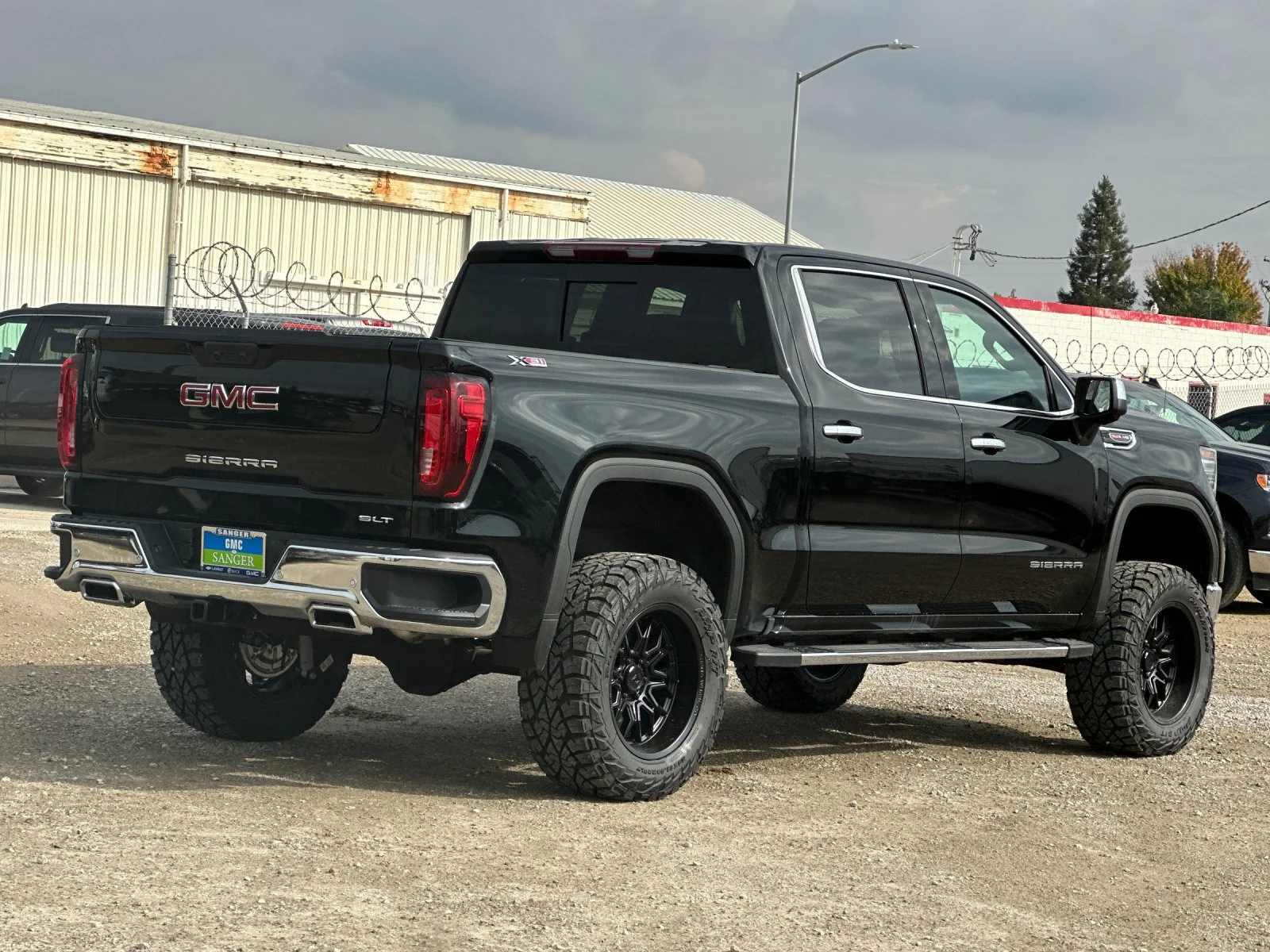 New 2026 Onyx Black GMC SLT image 4