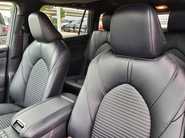 Certified Used 2025  Toyota XSE image 12