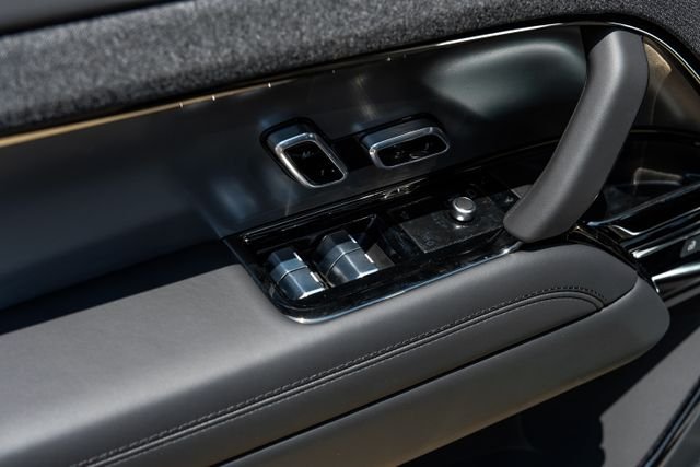 New 2026  Land Rover SE image 53