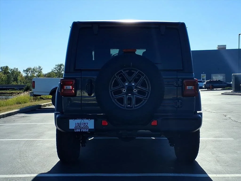 New 2026 Anvil Clear-Coat Exterior Paint Jeep Sport S image 20