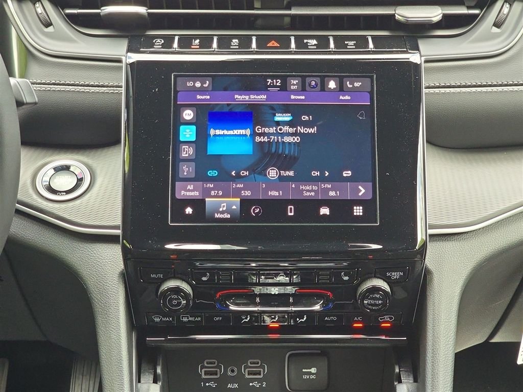 New 2026 Diamond Black Crystal Pearl-Coat Exterior Paint Jeep Laredo X image 23