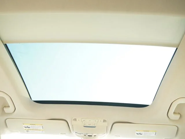 Used 2019 White Mercedes-Benz GLC 300 image 18