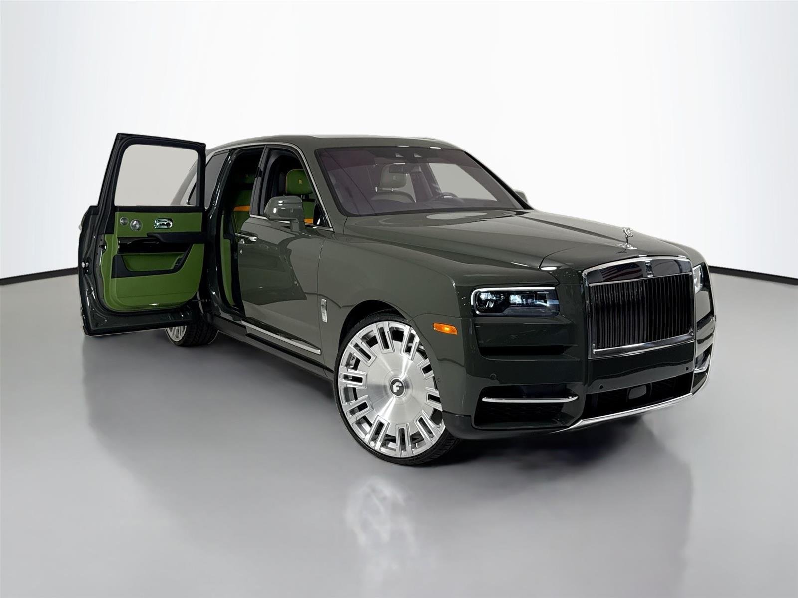 Used 2024 Silver Rolls-Royce  image 50