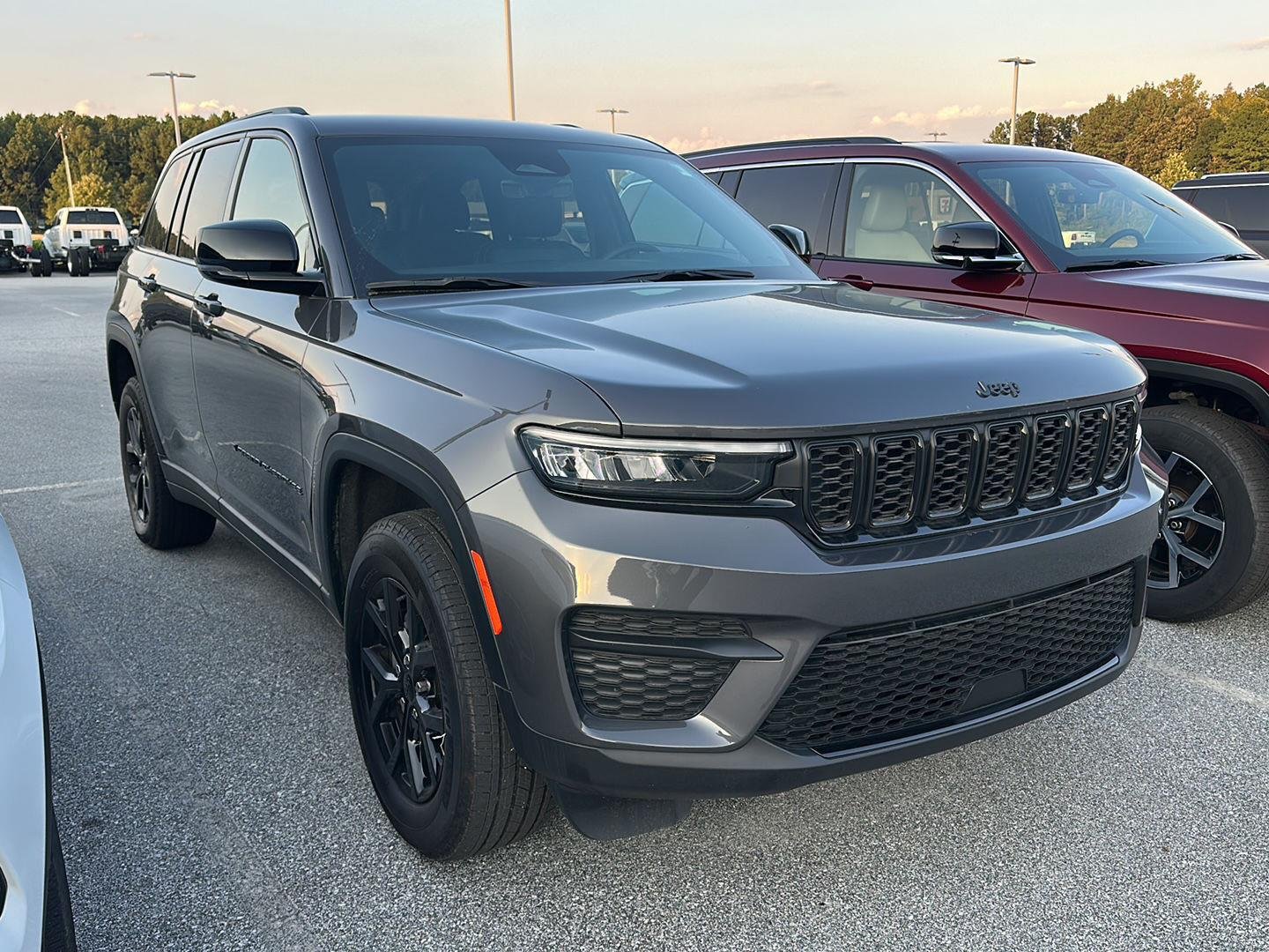 Certified Used 2025 Baltic Gray Metallic Clearcoat Jeep Altitude image 1