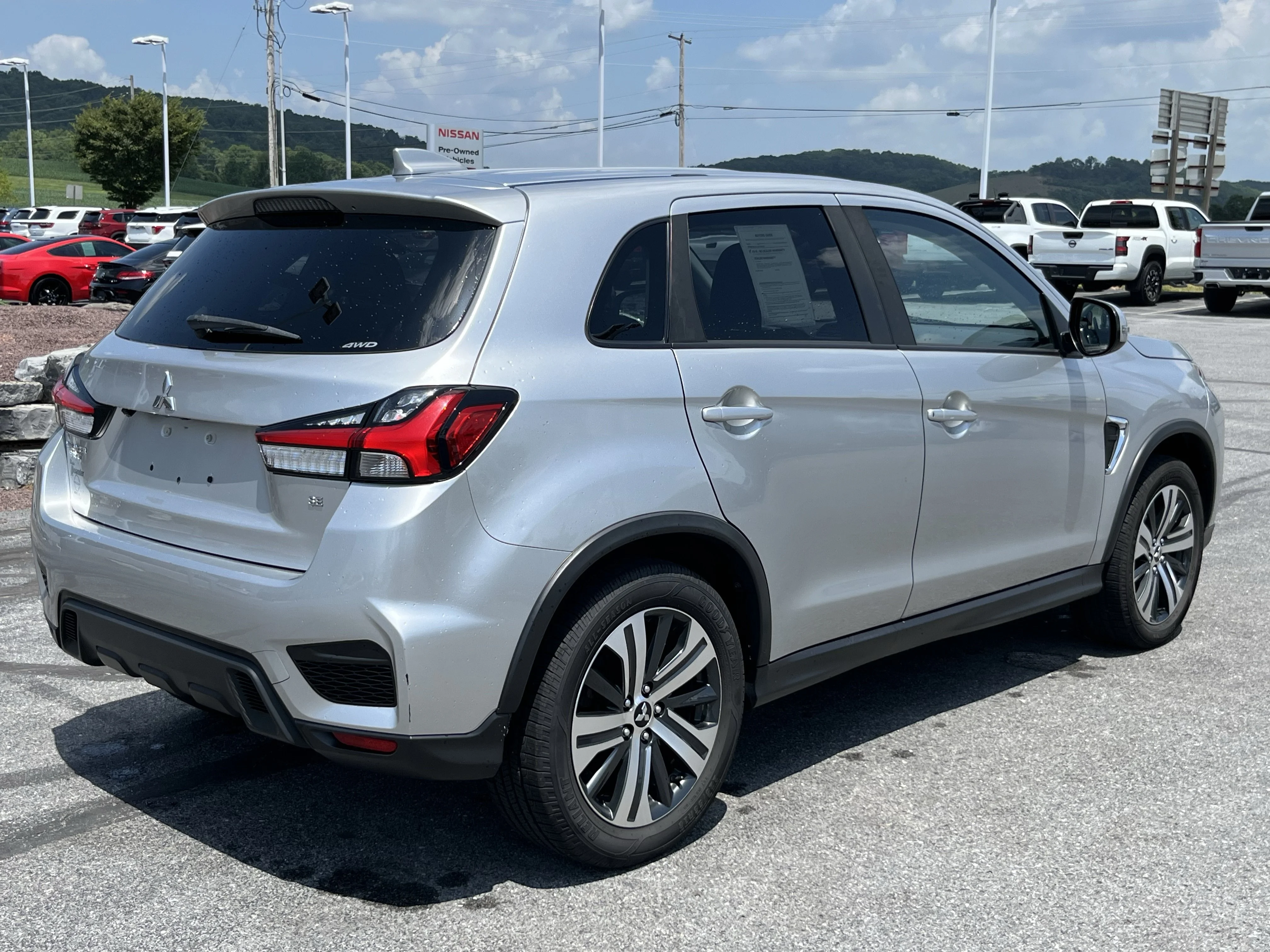 Used 2020 Alloy Silver Metallic Mitsubishi  image 5