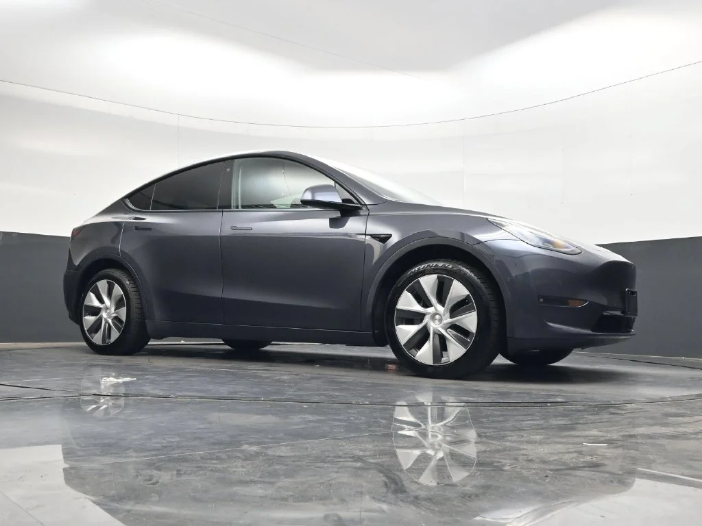 Used 2021 Midnight Silver Metallic Tesla Long Range image 22