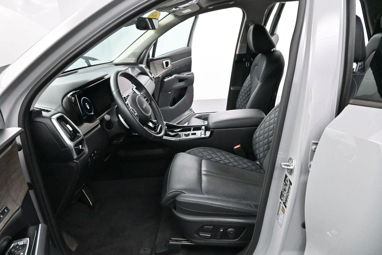 Used 2023 Wolf Gray Kia X-Line SX Prestige image 14