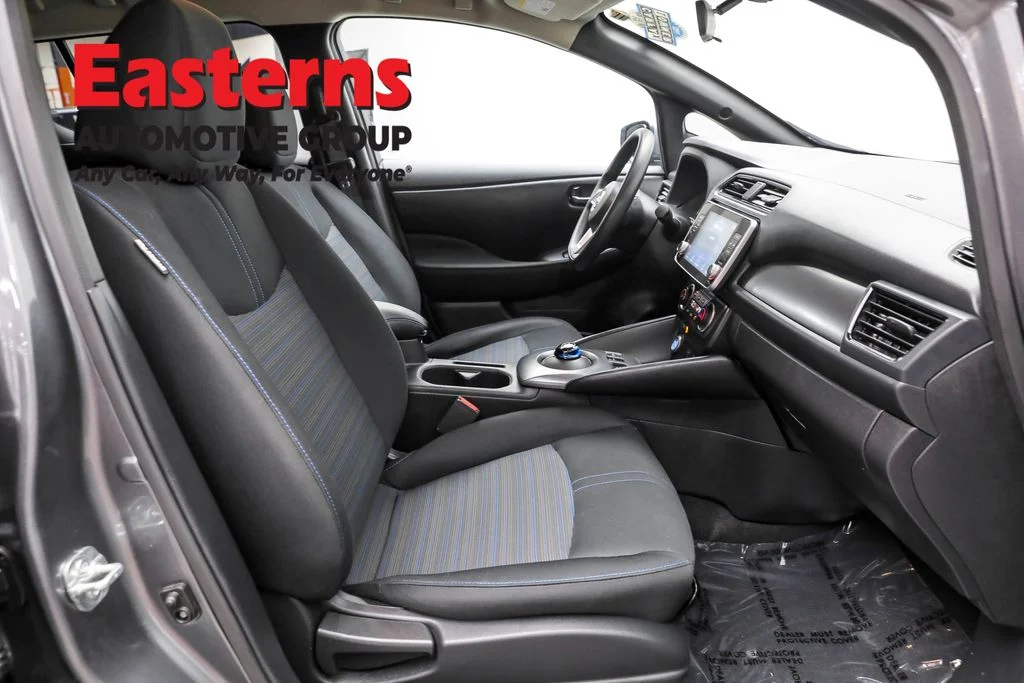 Used 2024 Gray Nissan S image 23