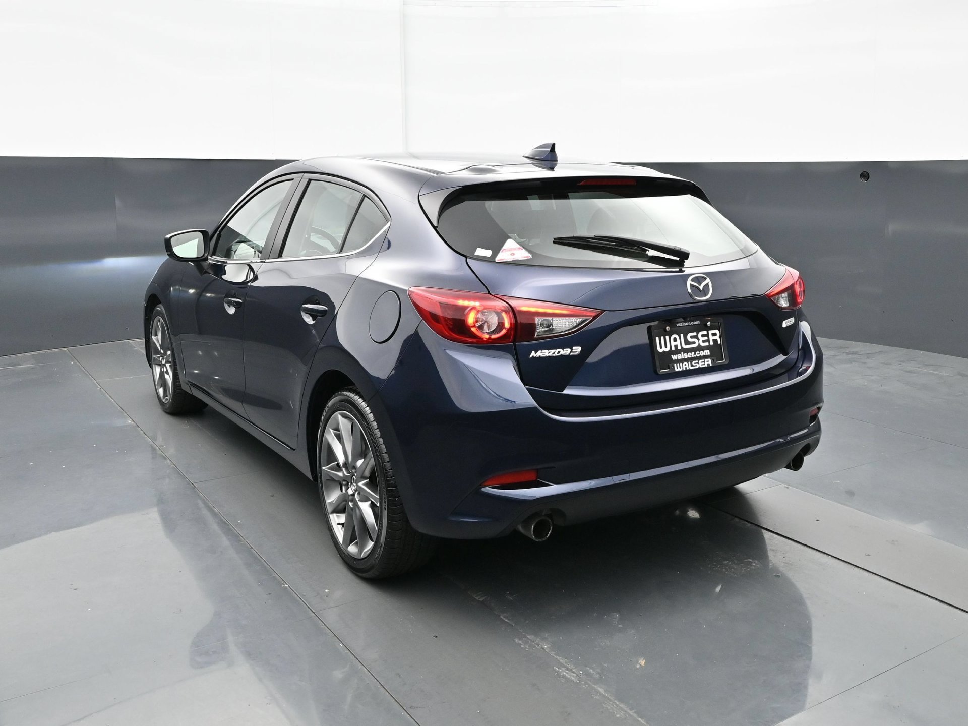 Used 2018 Deep Crystal Blue Mica Mazda Grand Touring image 5