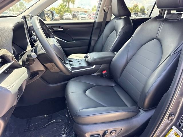 2025 Toyota Highlander XLE - Photo 22