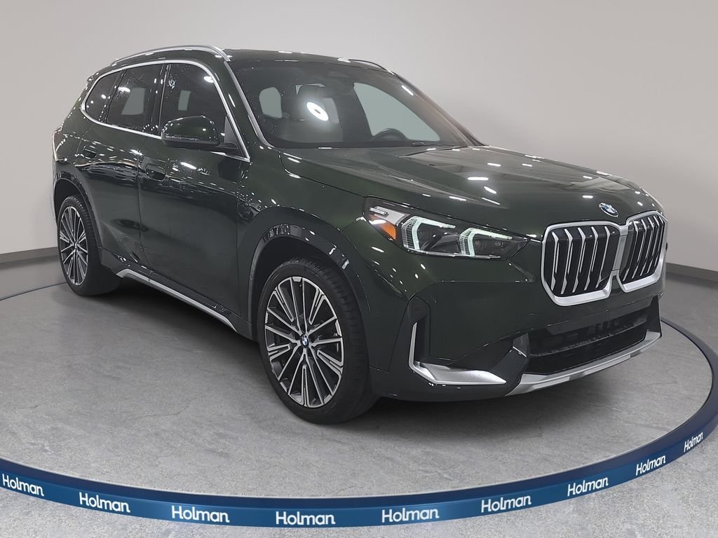 Certified Used 2025 San Remo Green Metallic BMW xDrive28i image 4