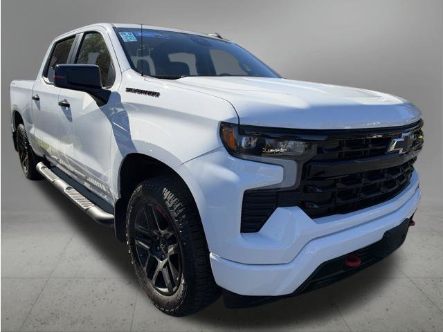 Used 2023 Summit White Chevrolet RST image 3
