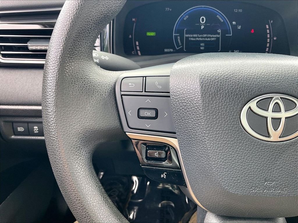 Used 2025 Ice Toyota LE image 21