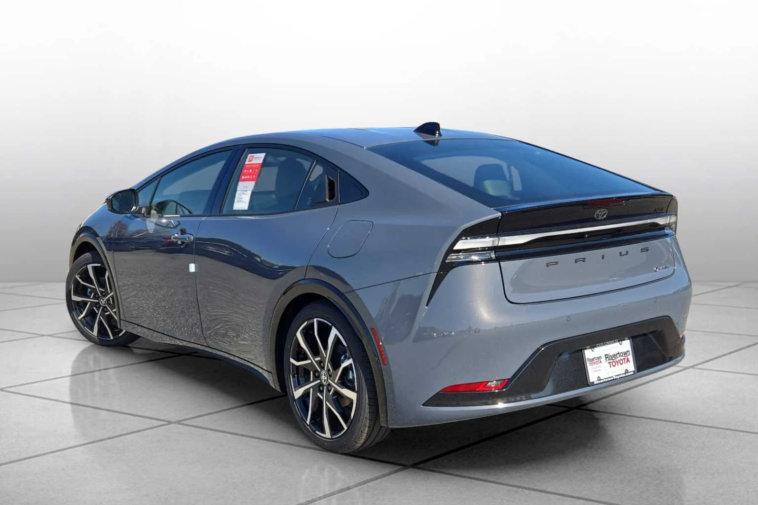 2026 Toyota Prius Plug-in Hybrid XSE - Photo 13