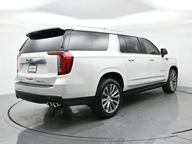 Used 2021 WHITE FROST TRICOAT GMC Denali image 7