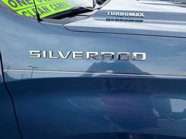 Used 2024 Lakeshore Blue Metallic Chevrolet LT (2FL) image 18