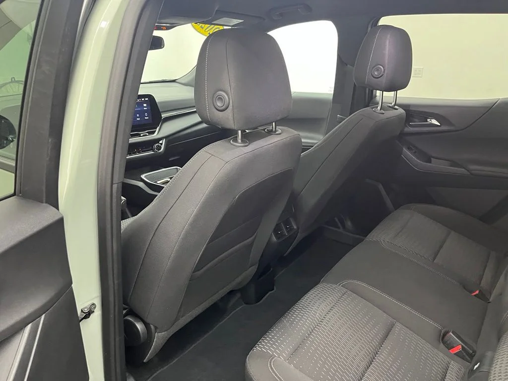 Used 2025 Green Chevrolet LT image 34