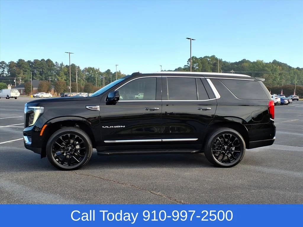 Used 2025 Onyx Black GMC Elevation image 3