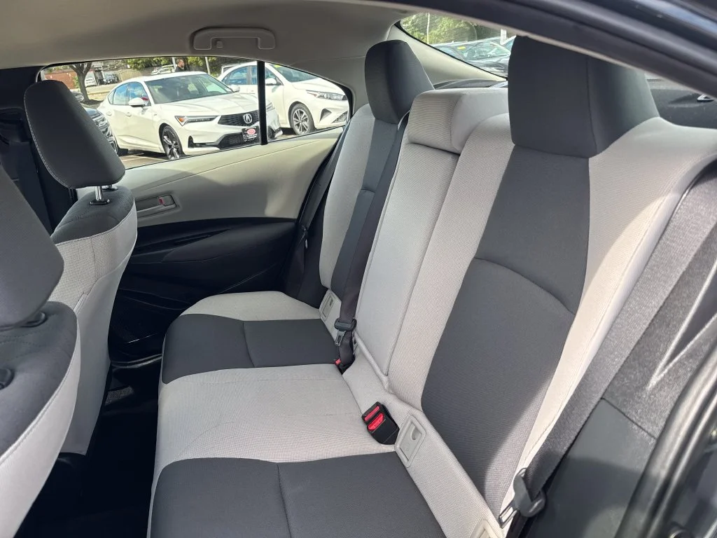 Used 2025  Toyota LE image 36